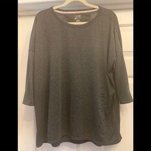 Women’s athletic top. 1X. Calvin Klein.